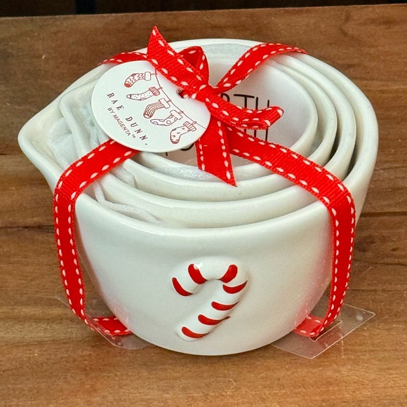 Rae Dunn Candy Canes Christmas Measuring Cup Set - Picture 4 of 10